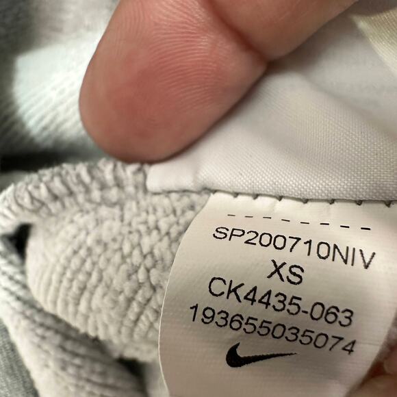 Nike Sweatshirt Kids XS Gray Fleece Banana Swoosh Just Do It Crew Neck Pullover - Picture 8 of 9